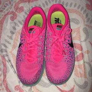 Nike tennis shoes